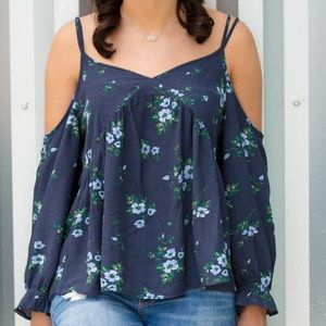 AE Off-the-shoulder Long Sleeve